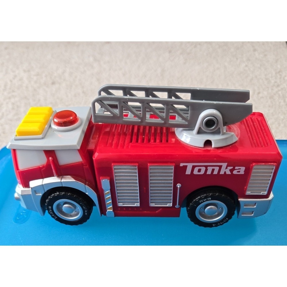 Tonka Boys Light up Fire Truck‎ Plastic has Sirens and sounds